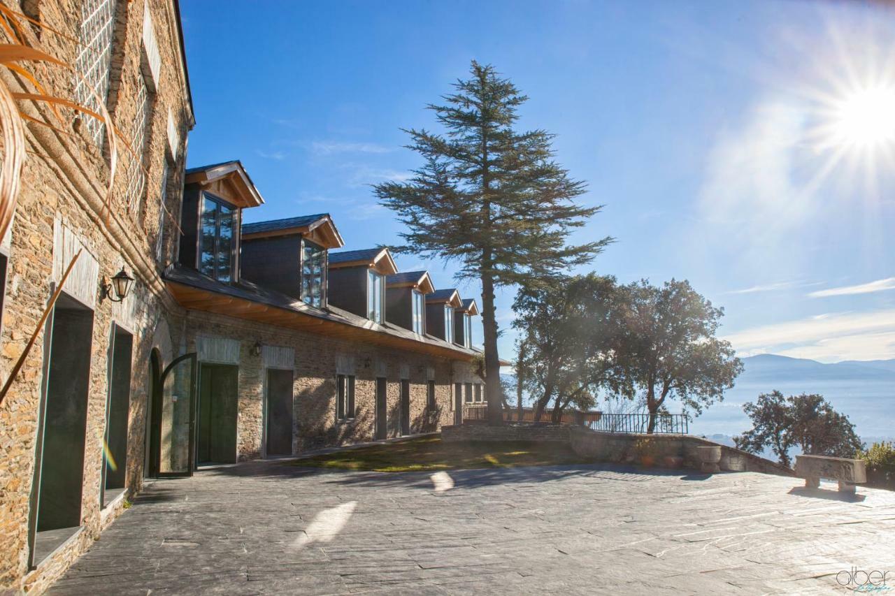 The Rock Suites & Spa Congosto Екстериор снимка