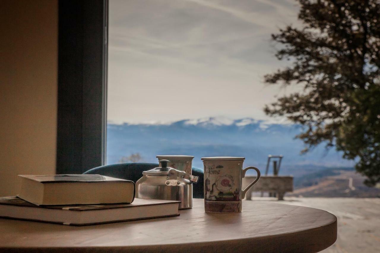 The Rock Suites & Spa Congosto Екстериор снимка