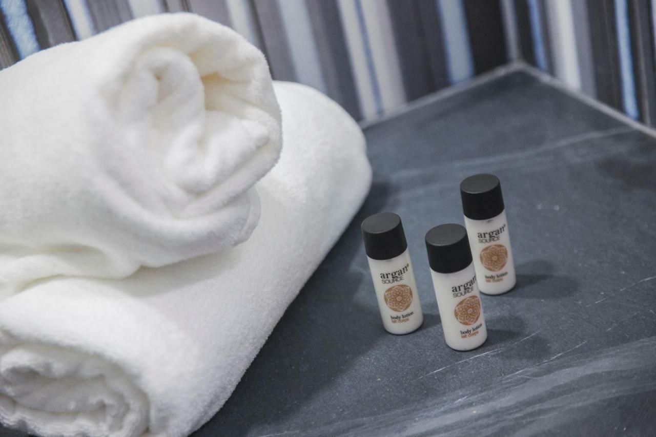The Rock Suites & Spa Congosto Екстериор снимка
