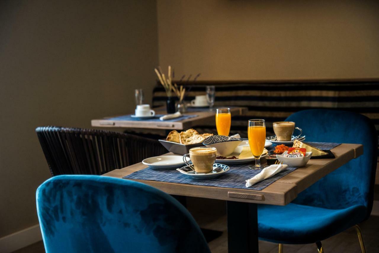 The Rock Suites & Spa Congosto Екстериор снимка