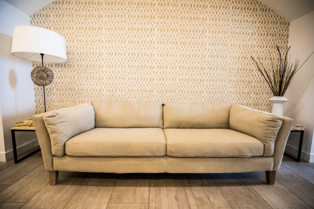 The Rock Suites & Spa Congosto Екстериор снимка