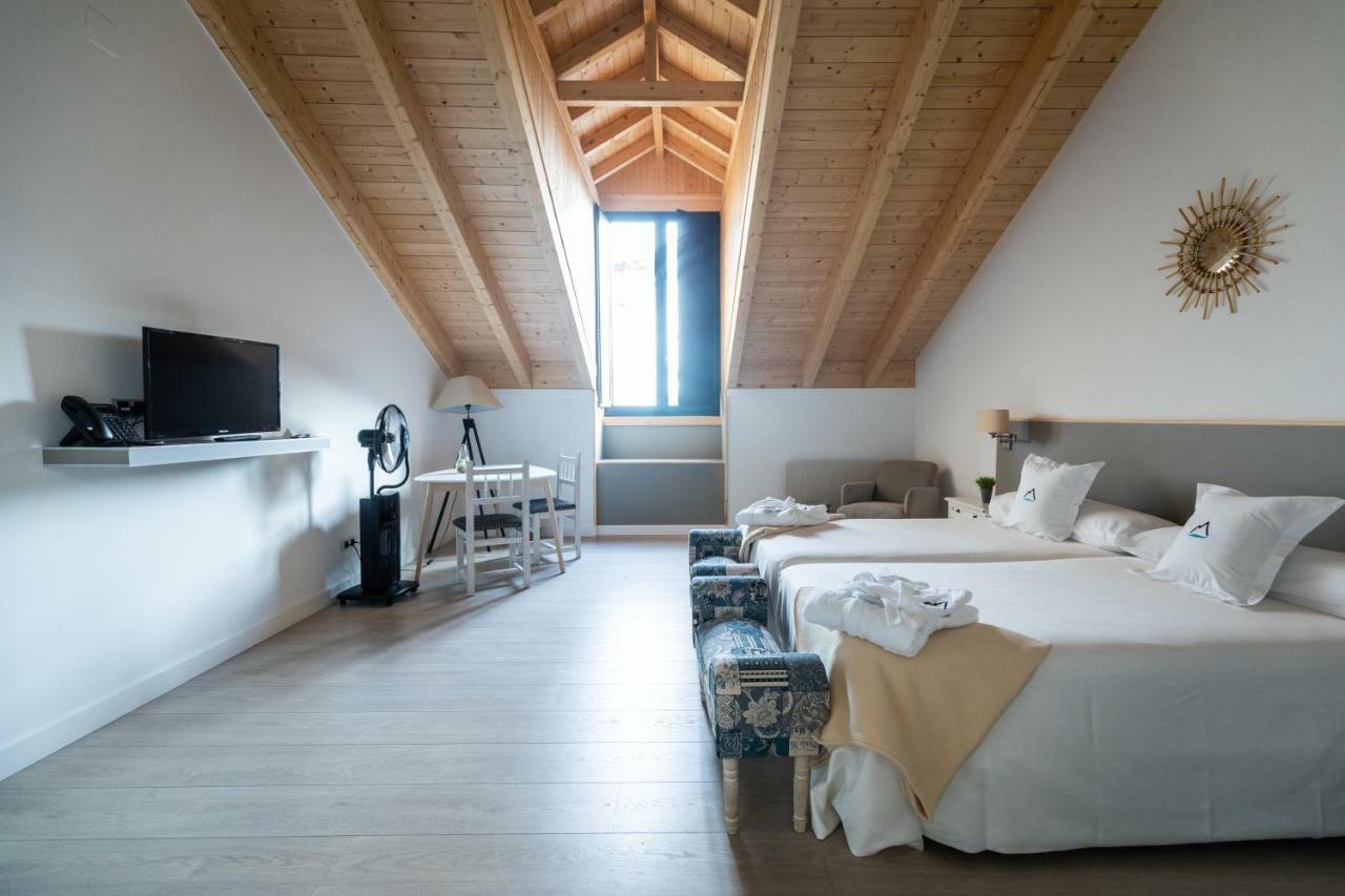 The Rock Suites & Spa Congosto Екстериор снимка