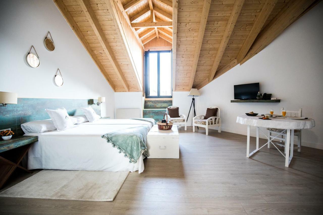 The Rock Suites & Spa Congosto Екстериор снимка